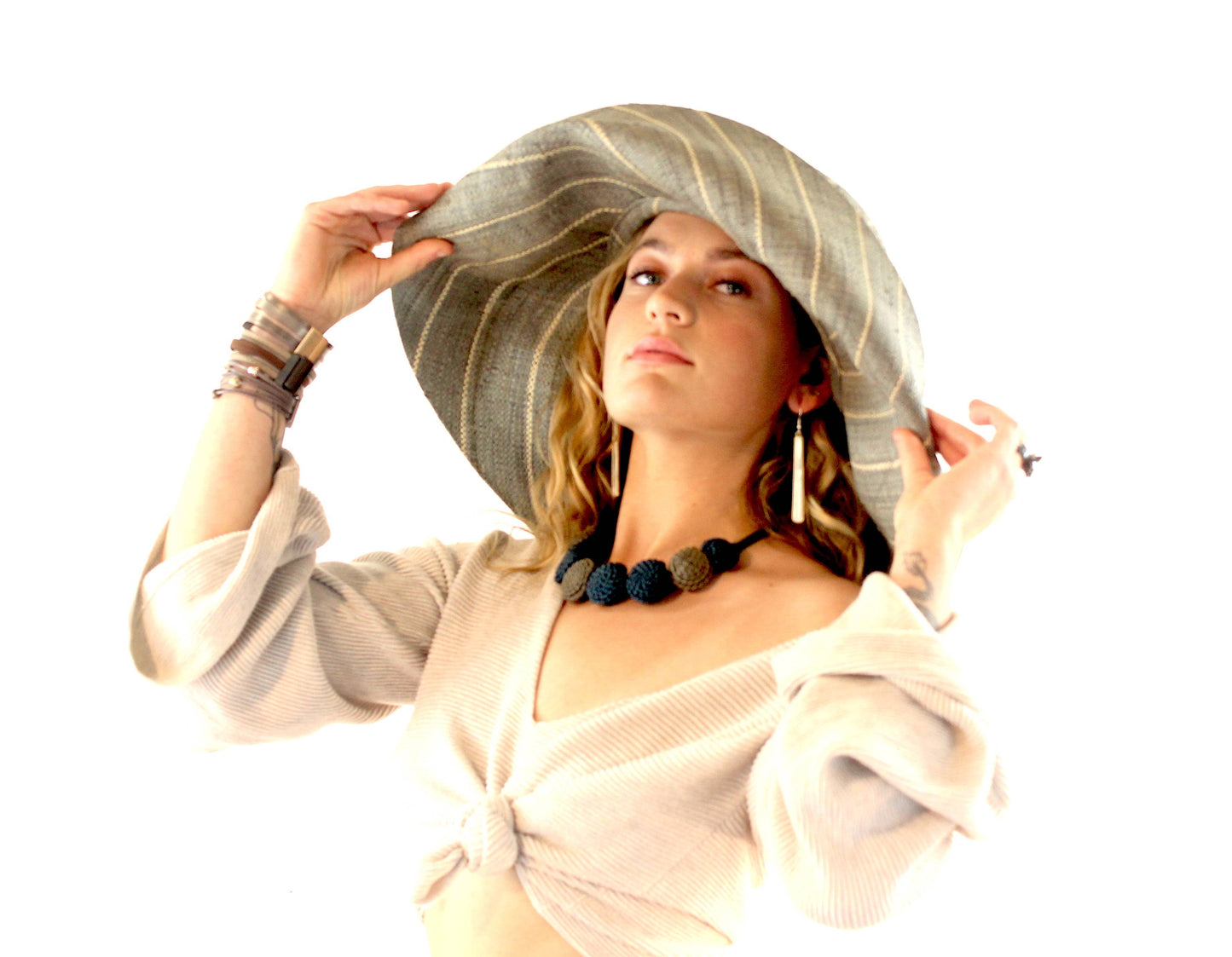 5" & 7" Wide Brim Pinstripe Packable Straw Sun Hats: Black Pinstripes / 5" Brim