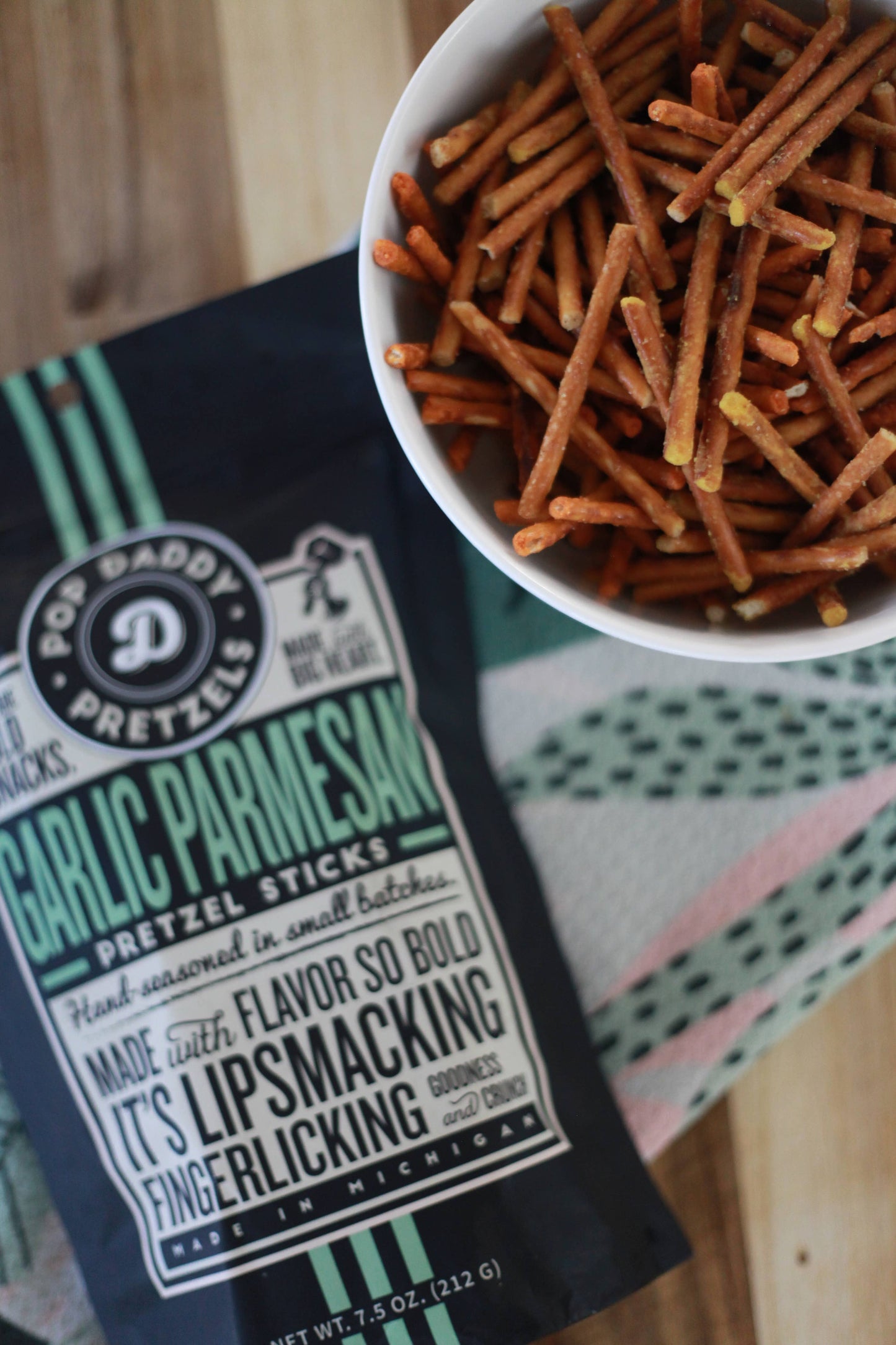 Pop Daddy – Garlic Parmesan Seasoned Pretzels 7.5oz Large Bag
