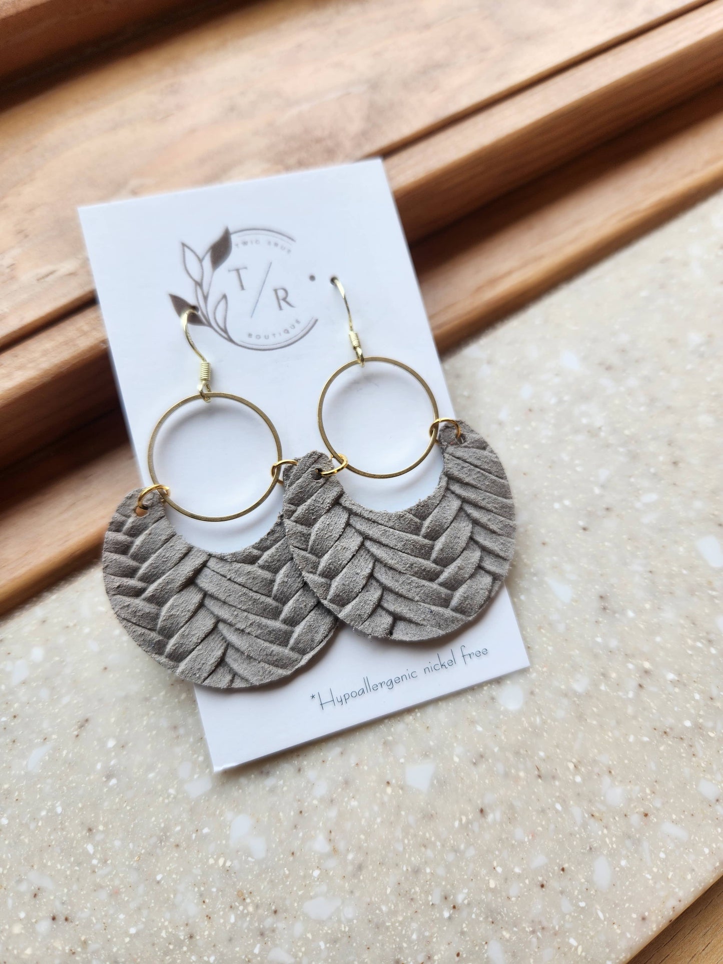 Laurel| Genuine leather arch with circle: Stone Grey