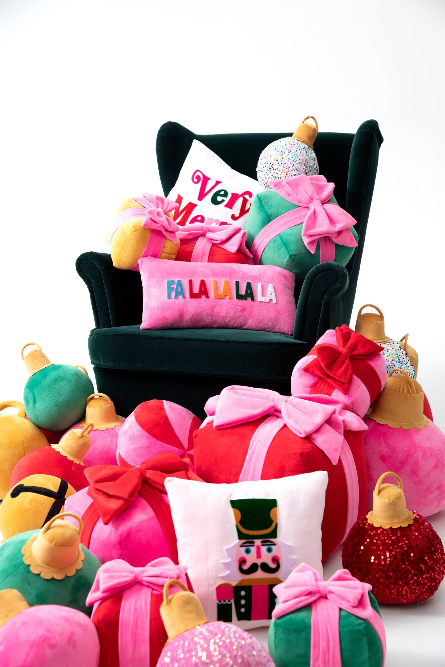 GIFT BOX SMALL PILLOW: PINK