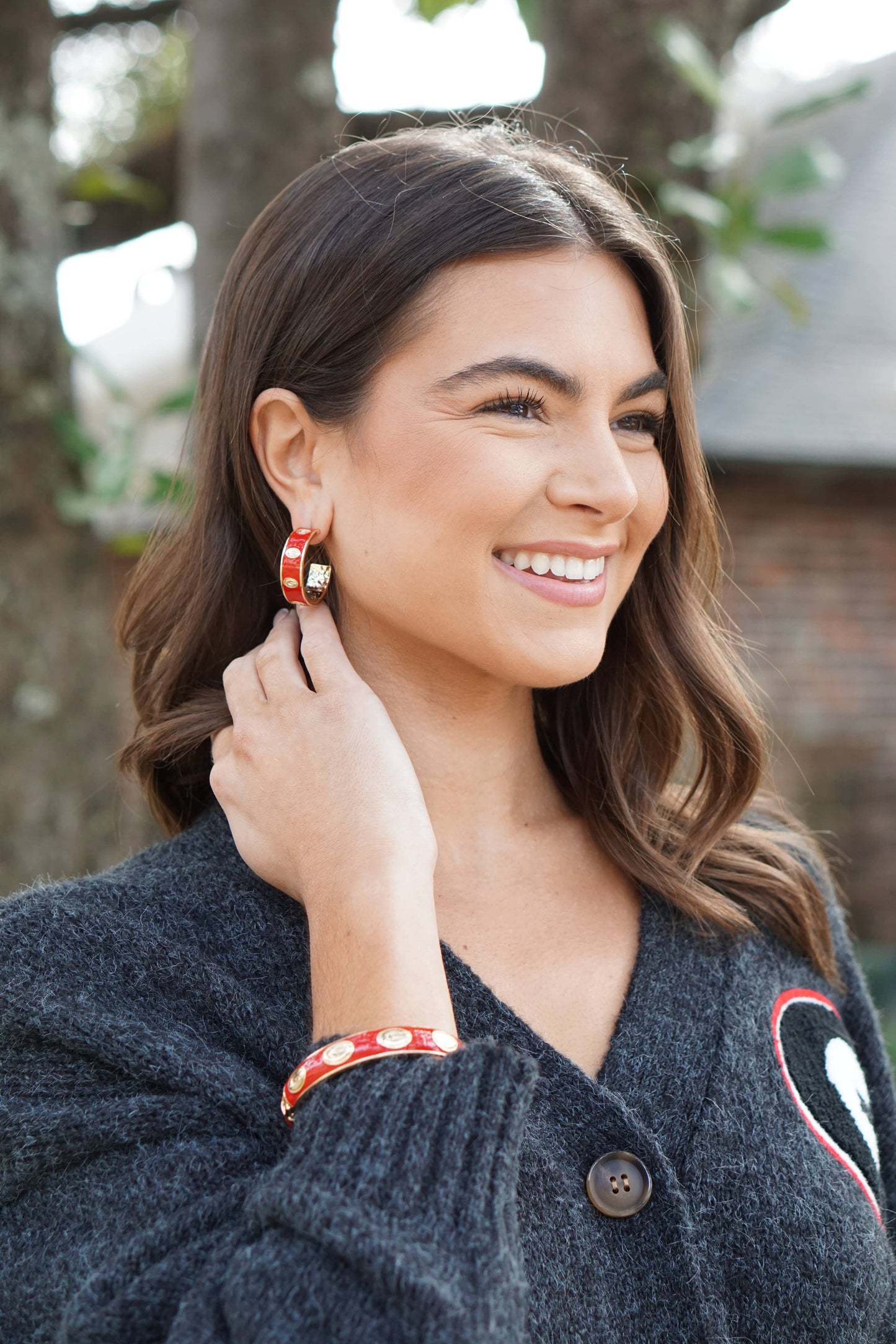 Georgia Bulldogs Sculpted Enamel Logo Hinge Bangle in Red: Red