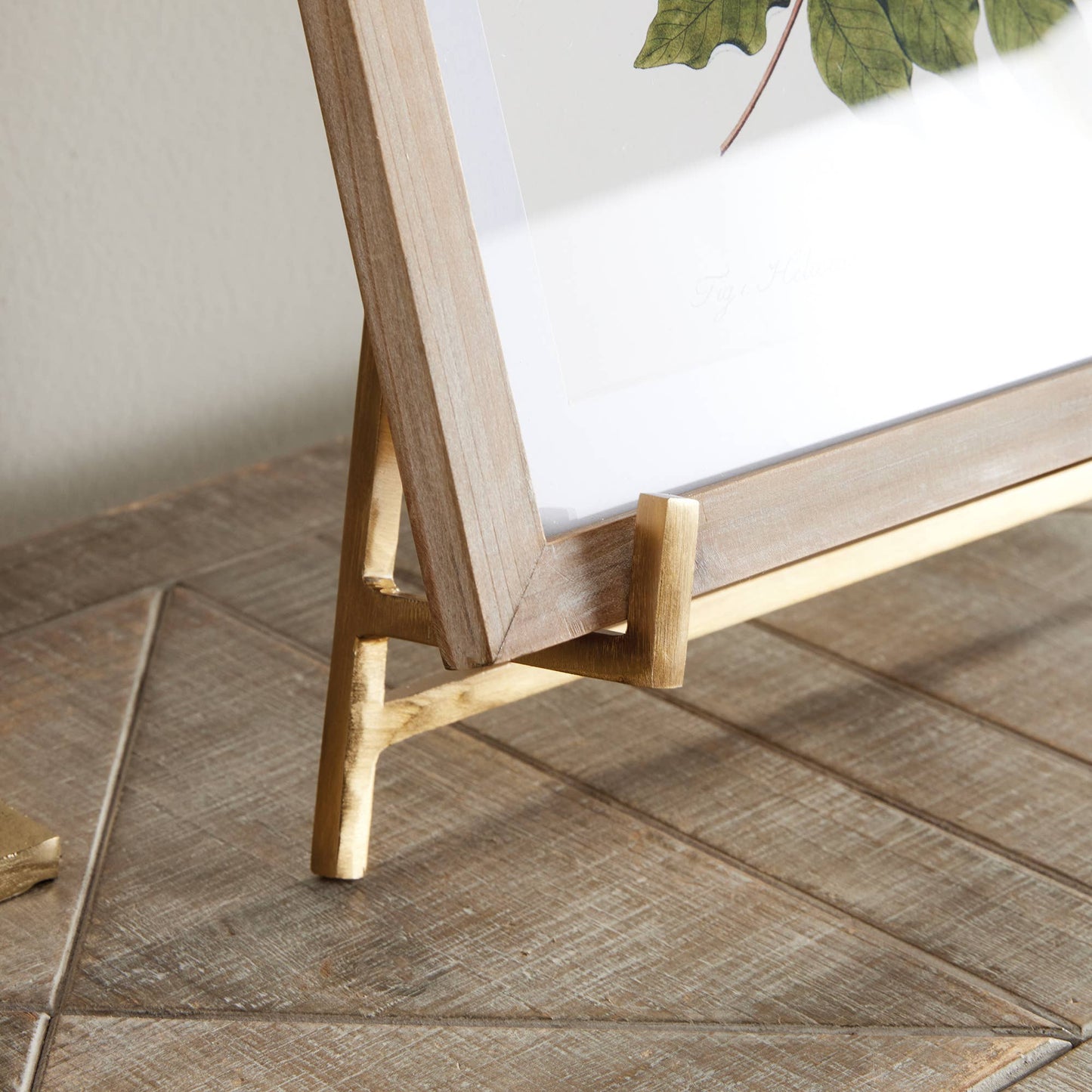 Logan Easel Medium, Gold