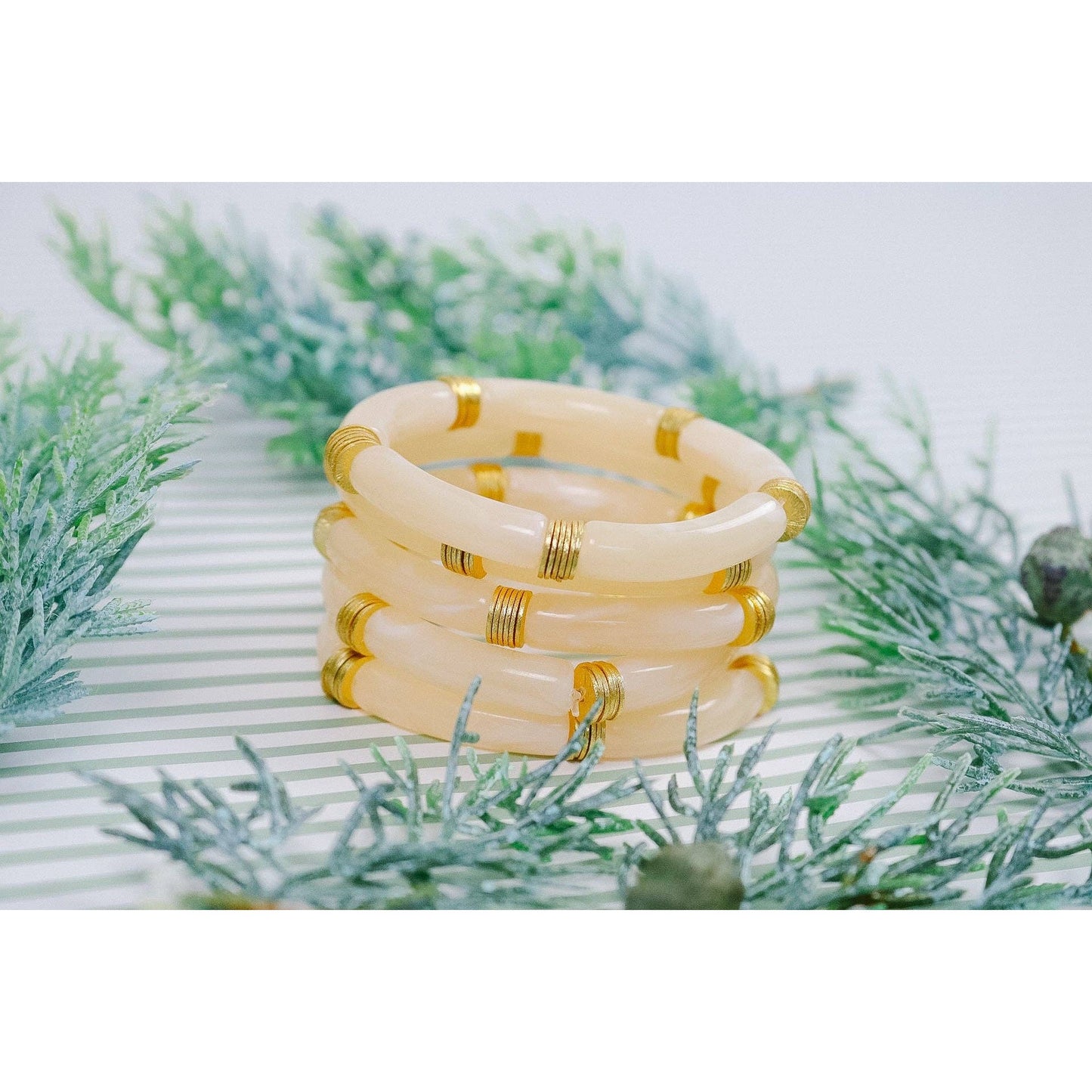 Acrylic Bamboo Stretch Bracelet: Digital Lavender