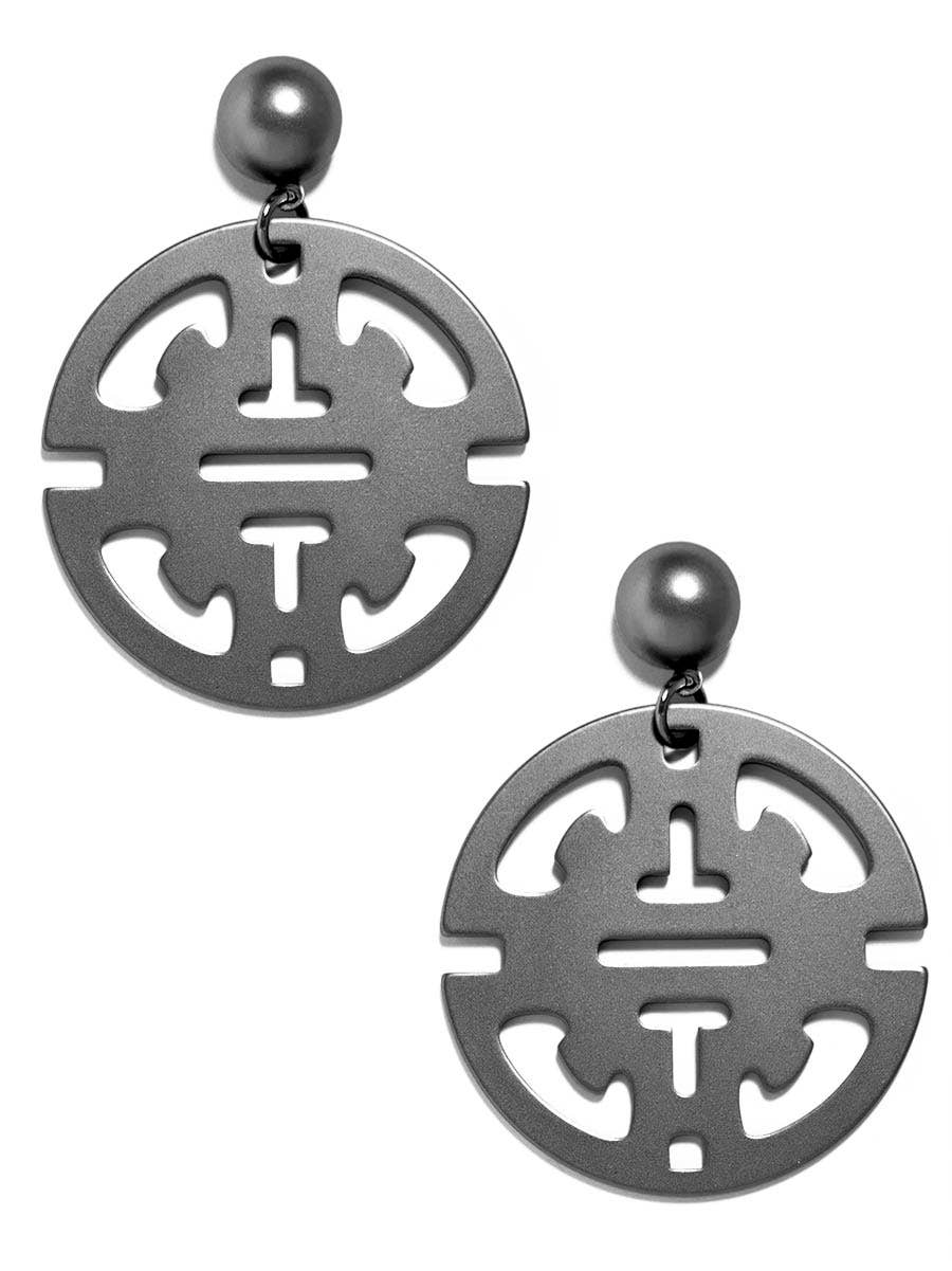 Traveling Pendant Drop Earring: Matte Silver