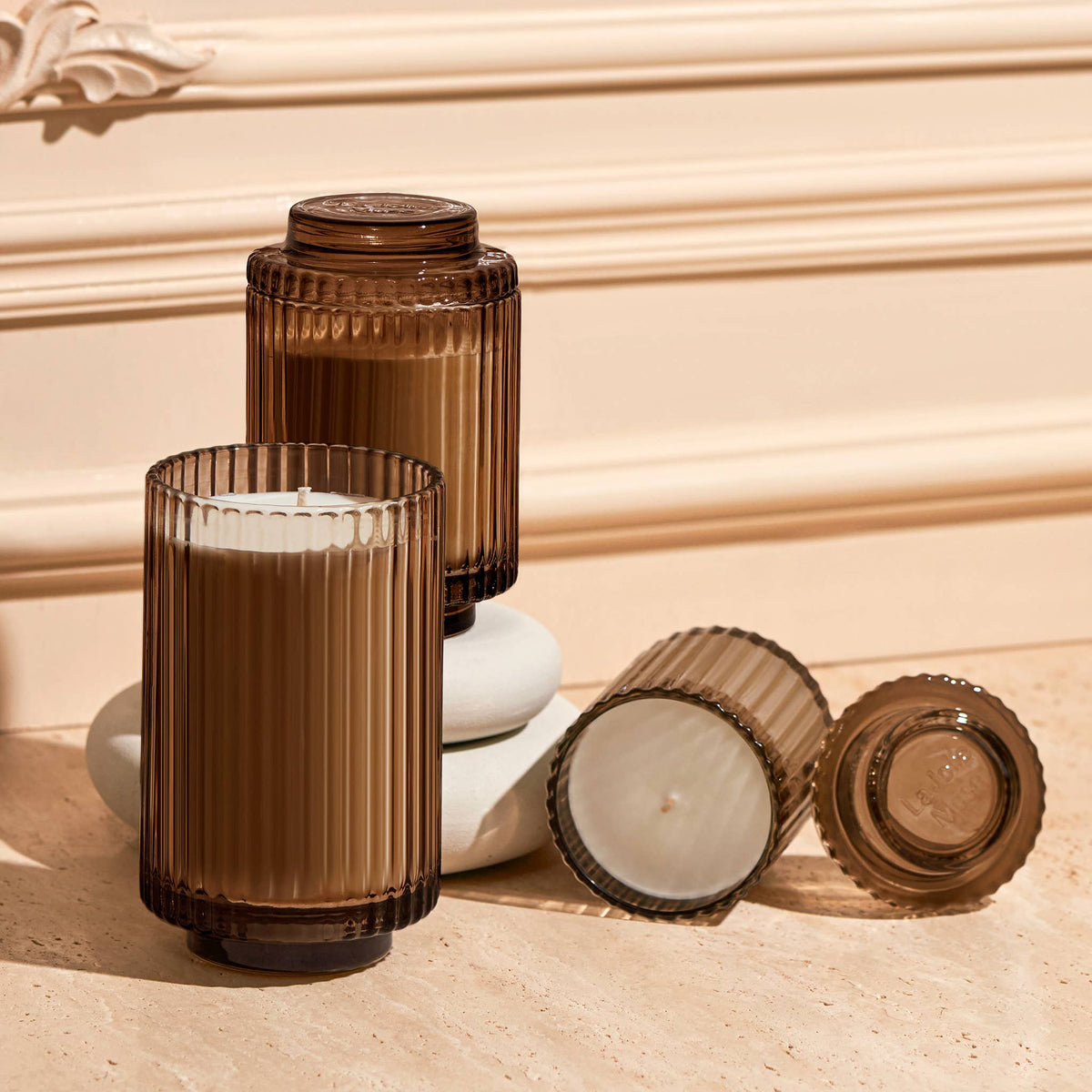 La Jolie Muse - Scented Candle - Saffron & Oud - 19oz | La Jolie Muse