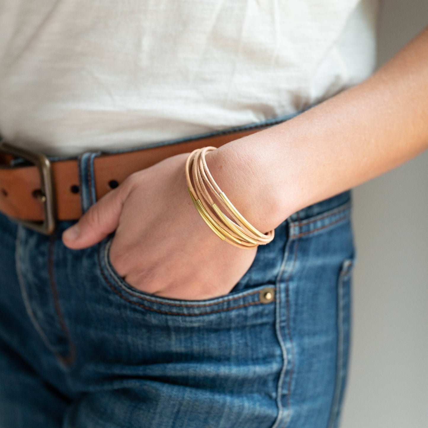 Natural leather bracelet with magnetic clasp: 7.5"