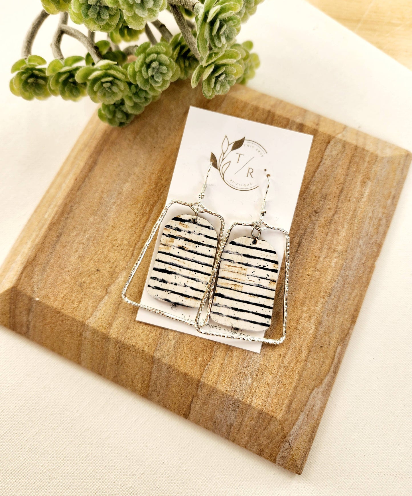 Chloe|  Black & White collection, leather and gold statement: Striped / Gold Plated