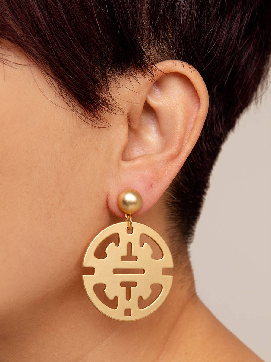 Traveling Pendant Drop Earring: Matte Gold
