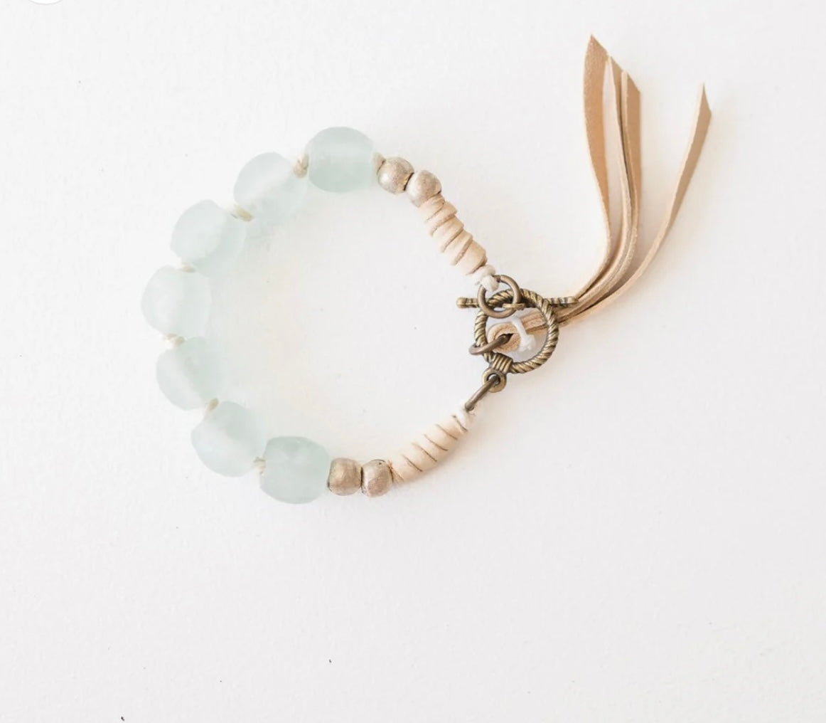 Leslie Curtis Cora Pale Blue Glass Beads Bracelet