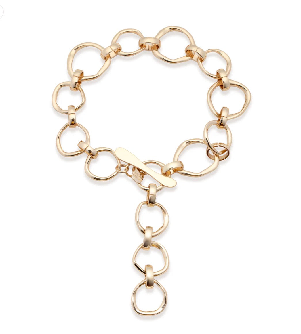 Leslie Curtis Kirby Chunky Link Gold Chain Toggle Close
