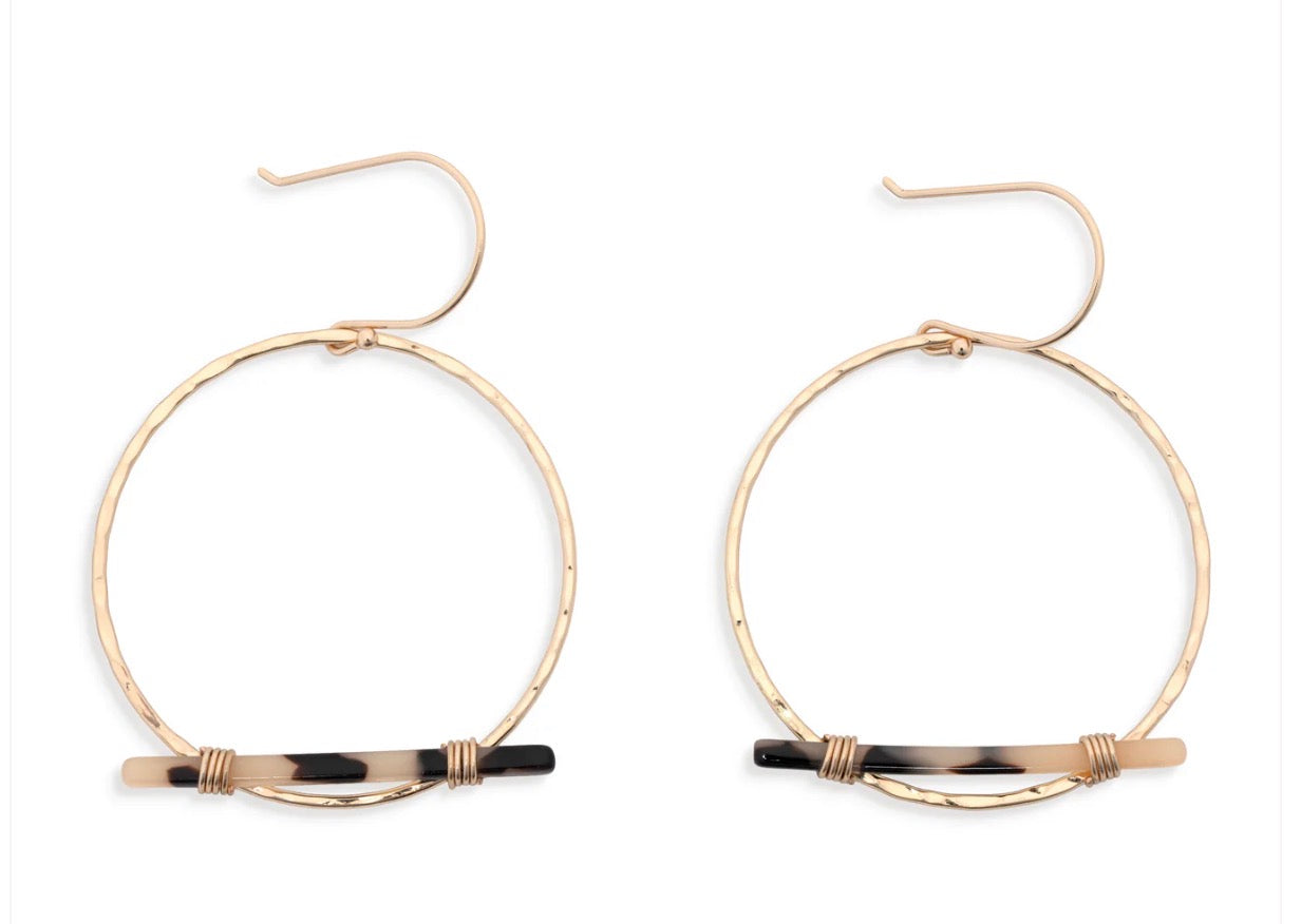 Leslie Curtis Destiny Gold Hammered Hoop with Tortoiseshell Bar