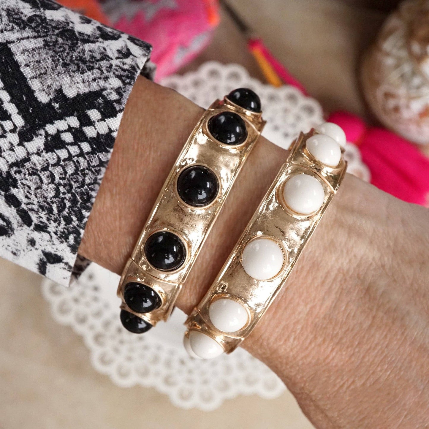 Eternity Statement Bangle Gold Tone Red Blue Brown Green Black Pearl: Black