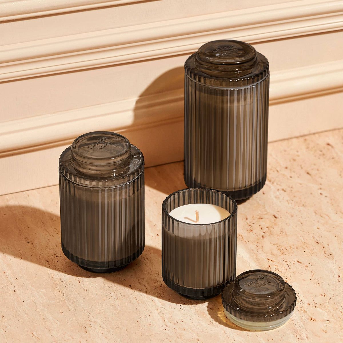 La Jolie Muse - Scented Candle - Santal Himalayen - 19oz | La Jolie Muse