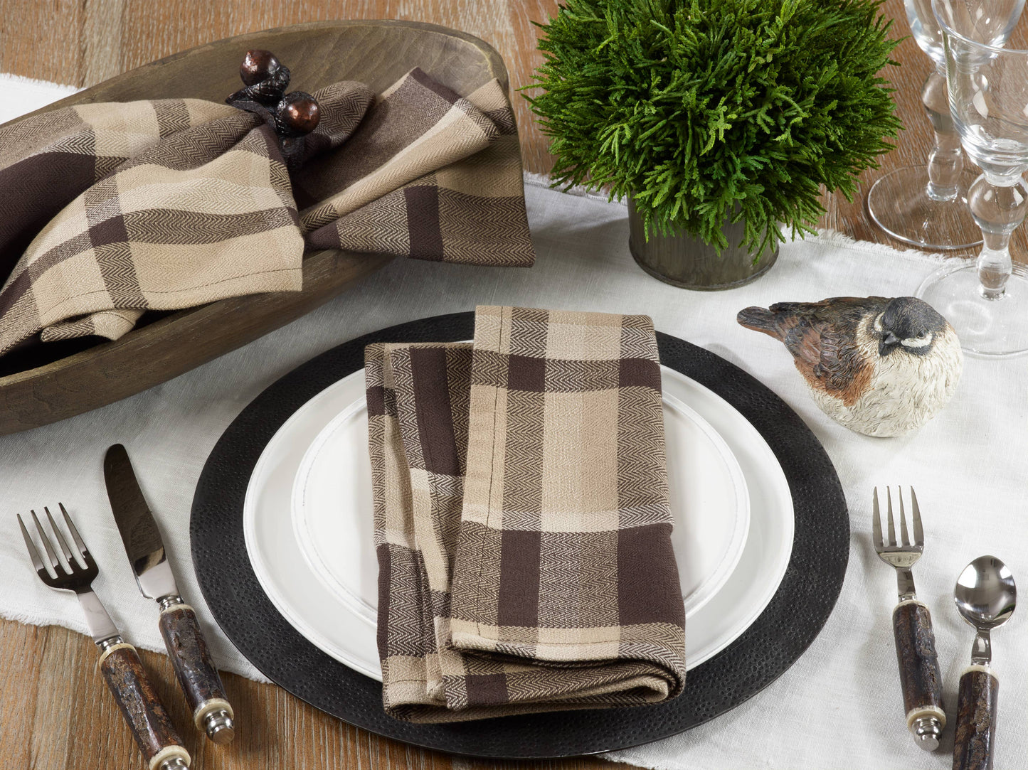 Plaid Napkin - Regal-Looking with Preppy Feel: Brown / 20"