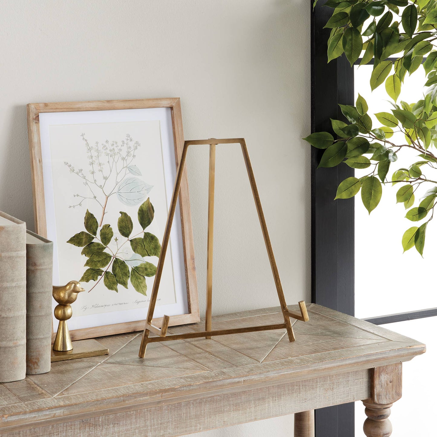 Logan Easel Medium, Gold