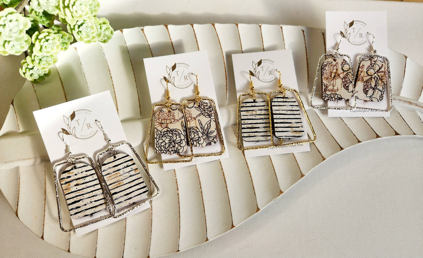 Chloe|  Black & White collection, leather and gold statement: Striped / Gold Plated